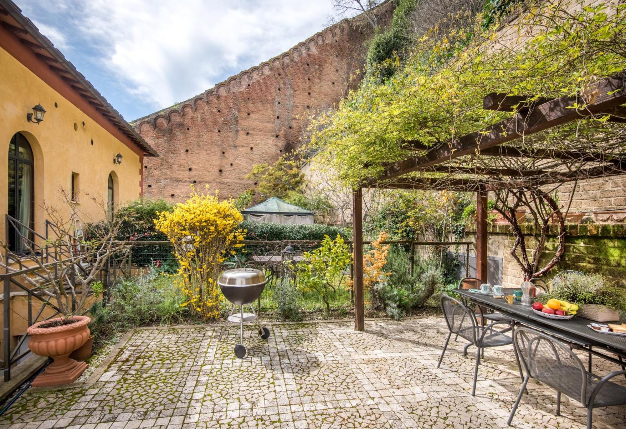 Secret Garden Siena Villa Exterior photo