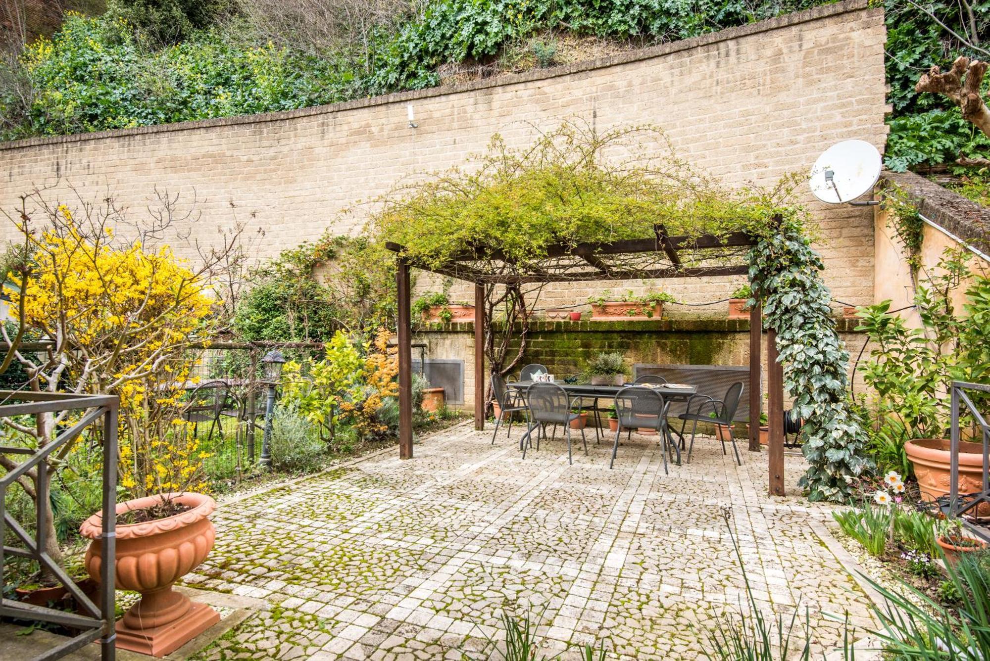 Secret Garden Siena Villa Exterior photo